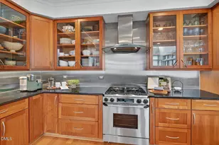 302 Edgewater Cir, Chapel Hill, NC 27516 - Photo 16