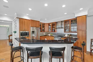 302 Edgewater Cir, Chapel Hill, NC 27516 - Photo 8