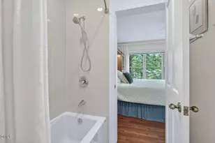 302 Edgewater Cir, Chapel Hill, NC 27516 - Photo 54