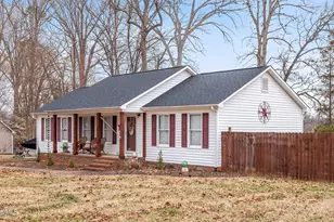 3316 Golden Oaks Dr, Graham, NC 27253 - Photo 4