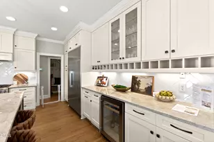 2638 Lakeview Dr, Raleigh, NC 27609 - Photo 22