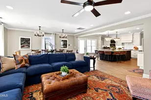 2638 Lakeview Dr, Raleigh, NC 27609 - Photo 10