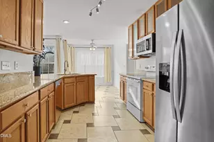 808 Red Oak Tree Dr, Fuquay Varina, NC 27526 - Photo 8