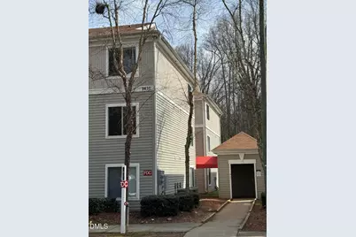 1431 Collegiate Circle #101, Raleigh, NC 27606 - Photo 2