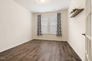 6434 Crown Pkwy, Durham, NC 27703 - Photo 8