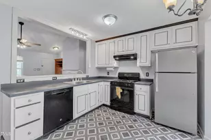 308 Deep Creek Dr, Clayton, NC 27520 - Photo 10