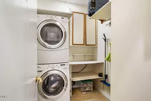 4 Wellesley Pl, Chapel Hill, NC 27517 - Photo 30