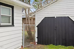 310 N 6th St, Smithfield, NC 27577 - Photo 22