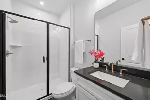 1049 Zelkova Ln, Chapel Hill, NC 27517 - Photo 4