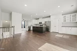 2007 Ackerman Hill Dr, Apex, NC 27502 - Photo 2