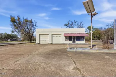 121 N James Street, Goldsboro, NC 27530 - Photo 2