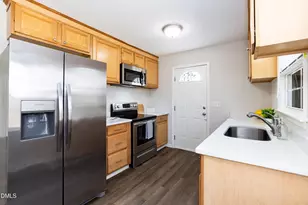 808 W Rose St, Sanford, NC 27330 - Photo 6