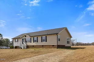 21 Stonewall Ct, Sanford, NC 27332 - Photo 2