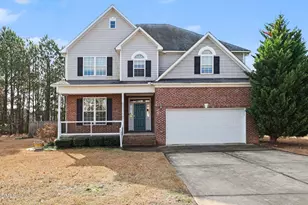 615 Lenoir Dr, Spring Lake, NC 28390 - Photo 2