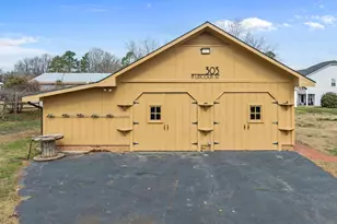 303 N Lincoln St, Benson, NC 27504 - Photo 54