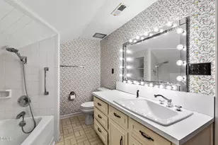 303 N Lincoln St, Benson, NC 27504 - Photo 40