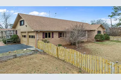 303 N Lincoln Street, Benson, NC 27504 - Photo 4