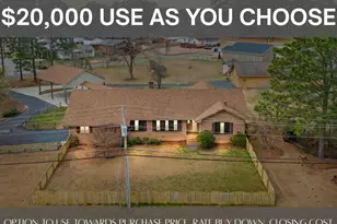 303 N Lincoln St, Benson, NC 27504 - Photo 1