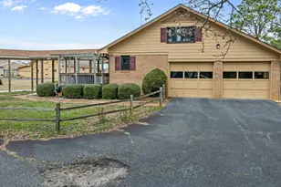 303 N Lincoln St, Benson, NC 27504 - Photo 6