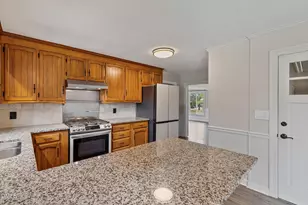 303 N Lincoln St, Benson, NC 27504 - Photo 22