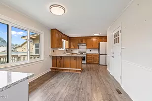 303 N Lincoln St, Benson, NC 27504 - Photo 22