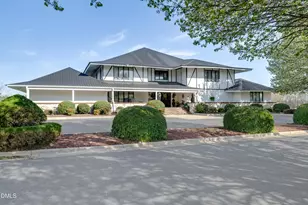 474 E Barefoot Rd, Newton Grove, NC 28366 - Photo 46