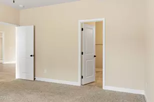 404 S Eastwood Dr, Benson, NC 27504 - Photo 10