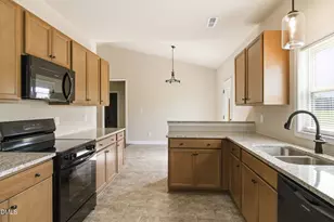 404 S Eastwood Dr, Benson, NC 27504 - Photo 24