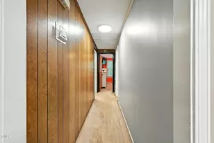 212 Hemlock Dr, Durham, NC 27705 - Photo 12