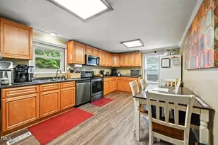 212 Hemlock Dr, Durham, NC 27705 - Photo 8