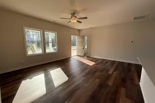 129 Jacobs Rdg Dr, Four Oaks, NC 27524 - Photo 4