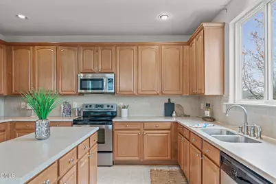 4033 Remington Oaks Circle, Cary, NC 27519 - Photo 18