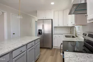 207 Jordan St, Warsaw, NC 28398 - Photo 8