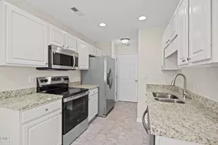 5501 Stewartby Dr, Raleigh, NC 27613 - Photo 14