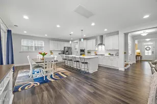 204 Smoky Emerald Way, Holly Springs, NC 27540 - Photo 10