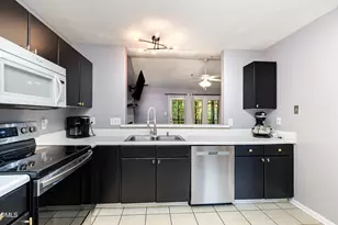 352 Bubble Creek Ct, Fayetteville, NC 28311 - Photo 8