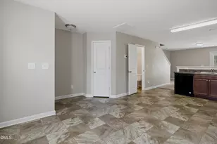 508 Directive Dr, Hope Mills, NC 28348 - Photo 4