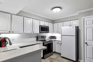 1061 Wirewood Dr, Raleigh, NC 27605 - Photo 8