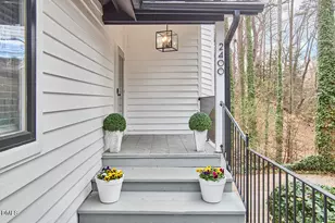 2400 Rockridge Ct, Raleigh, NC 27612 - Photo 4