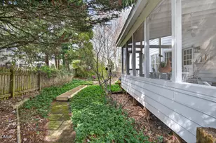 109 S Drawbridge Ln, Cary, NC 27513 - Photo 30