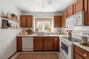 112 Essex Dr, Chapel Hill, NC 27514 - Photo 10