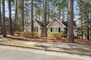 101 Beechwood Dr, Carrboro, NC 27510 - Photo 4