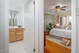 1109 Sourwood Cir, Chapel Hill, NC 27517 - Photo 10