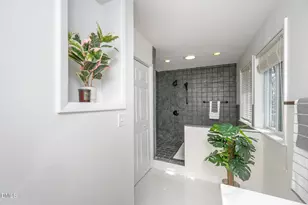 1109 Sourwood Cir, Chapel Hill, NC 27517 - Photo 16