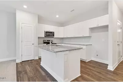 572 Barrington Row Avenue, Zebulon, NC 27597 - Photo 12