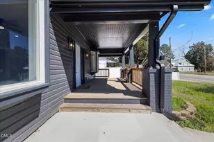 221 Charlotte Ave, Sanford, NC 27330 - Photo 2