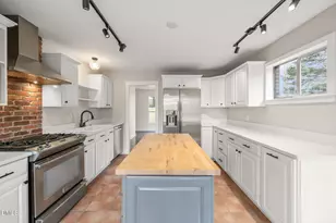 15 Abbey Rd, Chapel Hill, NC 27516 - Photo 16