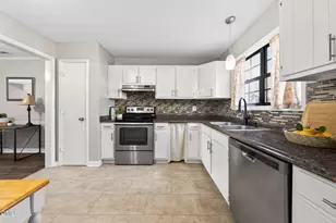 18 Willow Bridge Dr, Durham, NC 27707 - Photo 4