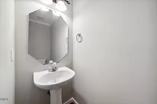 916 Brookhannah Ct, Fuquay-Varina, NC 27526 - Photo 12