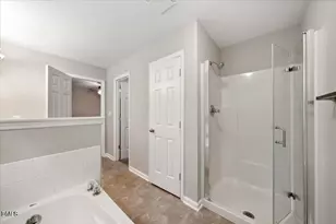 916 Brookhannah Ct, Fuquay-Varina, NC 27526 - Photo 18